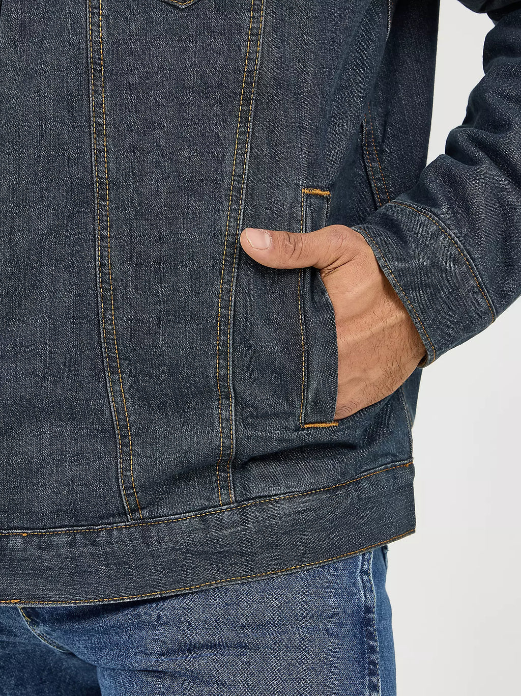 1074256RT WRANGLER TRADITIONAL LINED JACKET