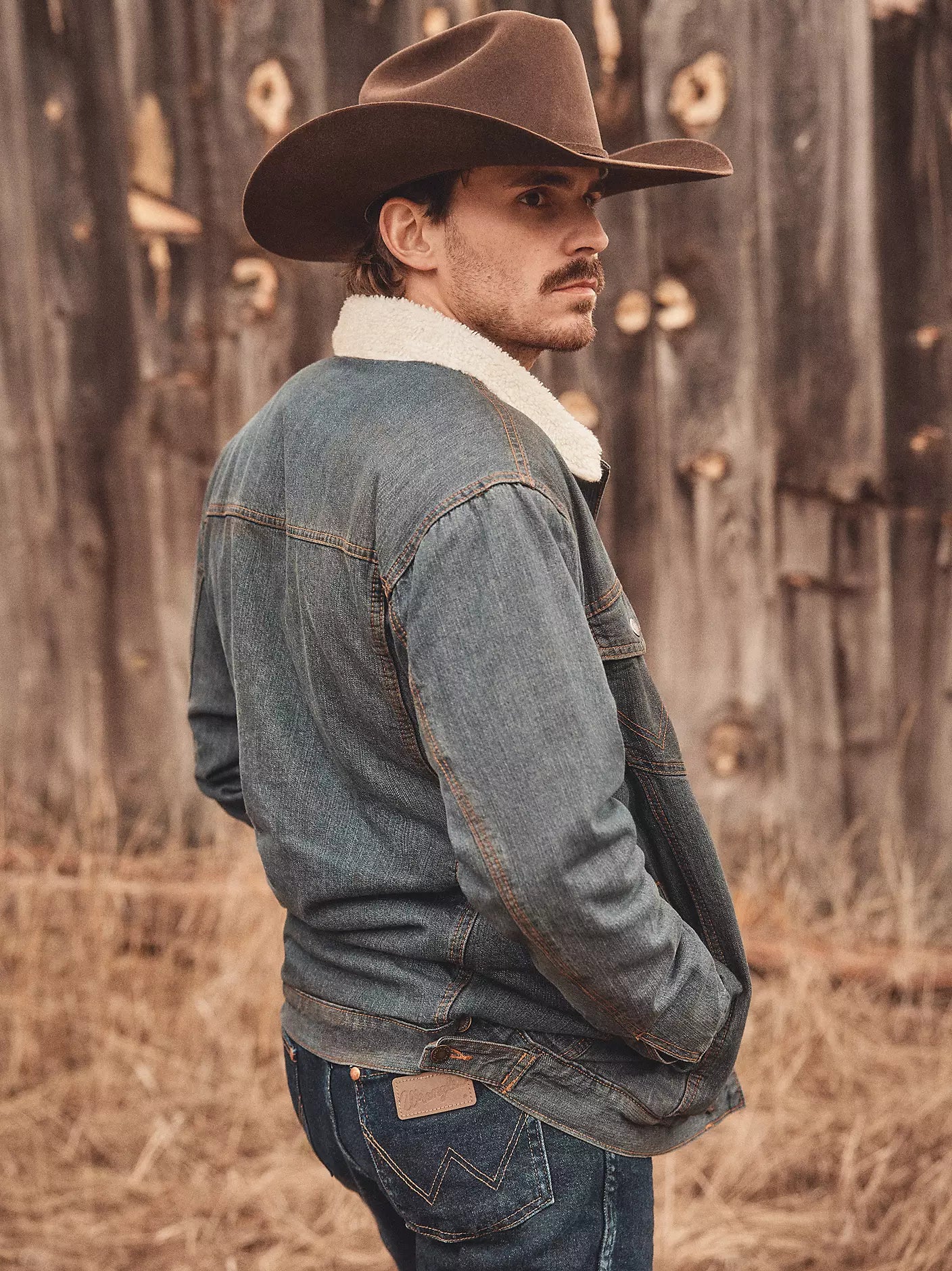 1074256RT WRANGLER TRADITIONAL LINED JACKET