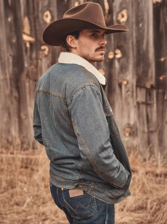 1074256RT WRANGLER TRADITIONAL LINED JACKET