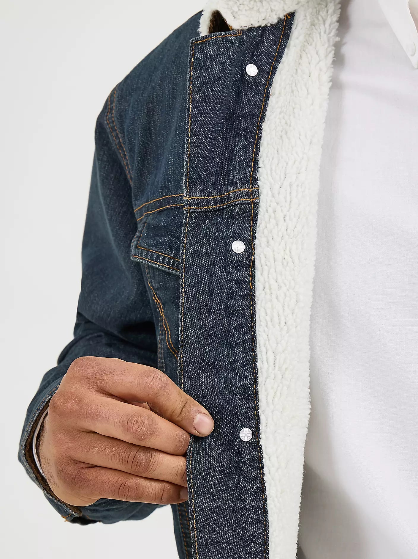 1074256RT WRANGLER TRADITIONAL LINED JACKET