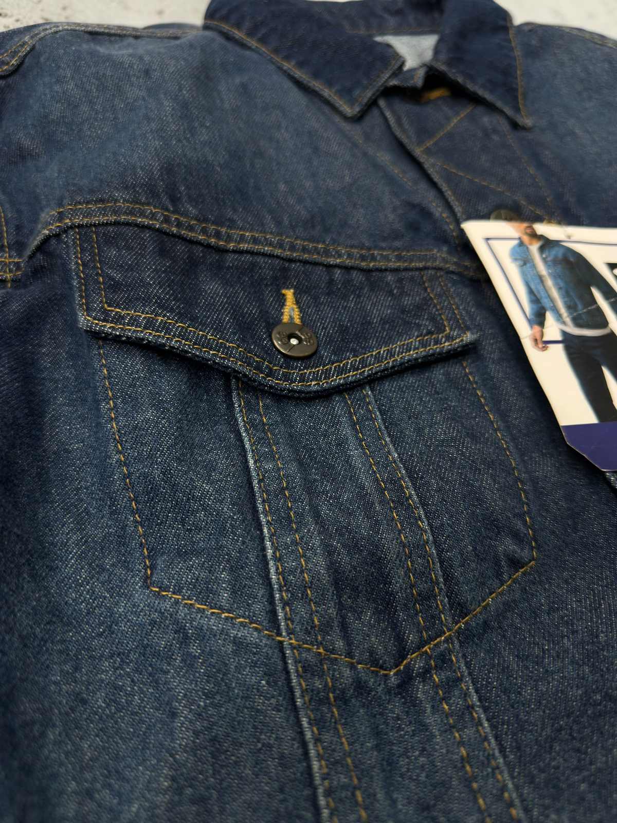 112361227 JACKET LEE