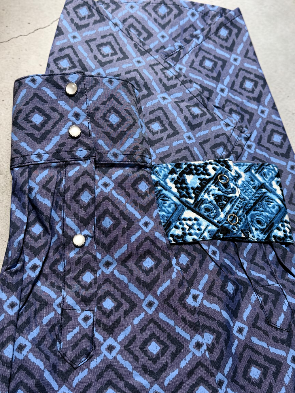 112366509|CAMISA RETRO