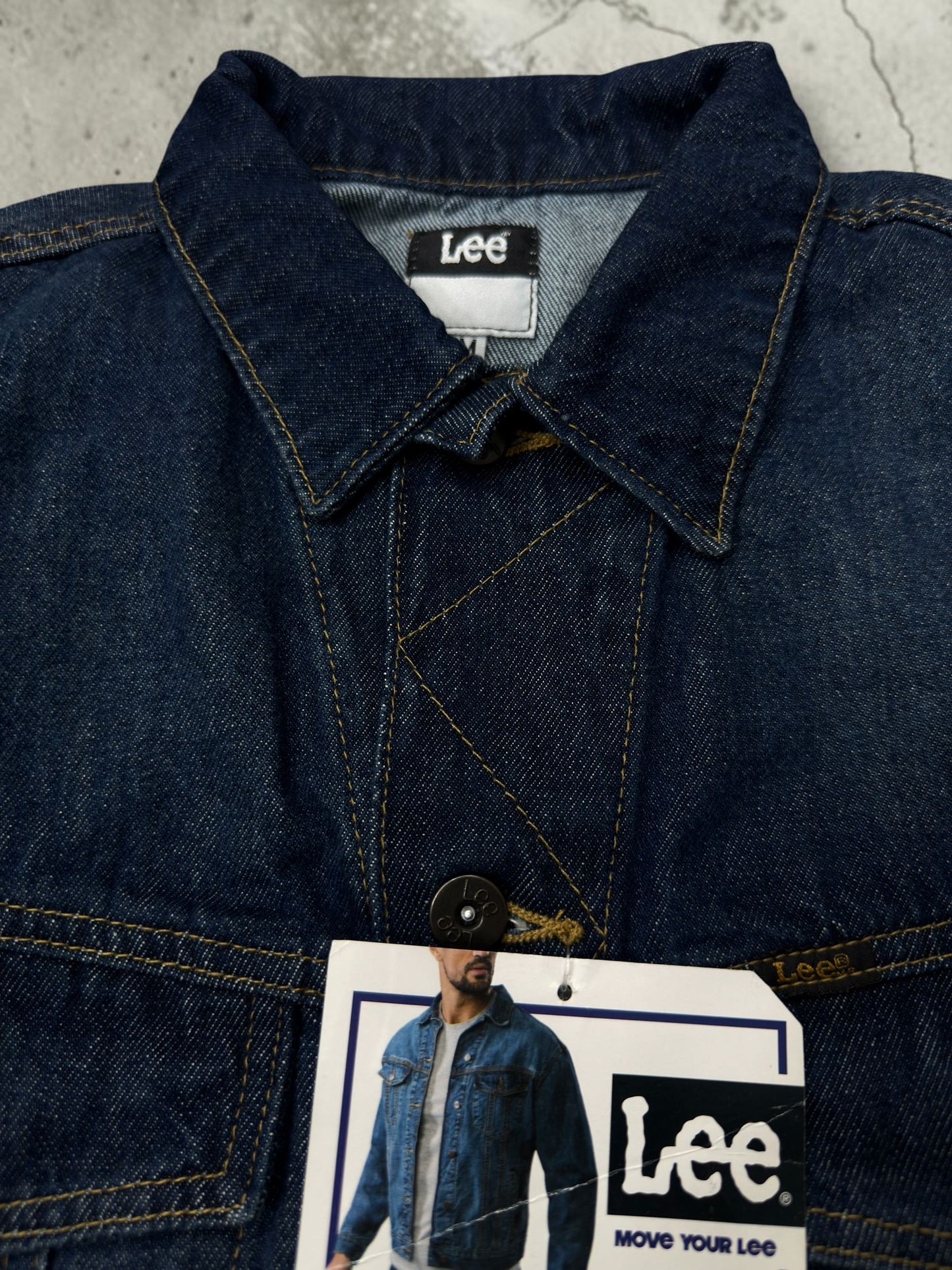 112361227 JACKET LEE